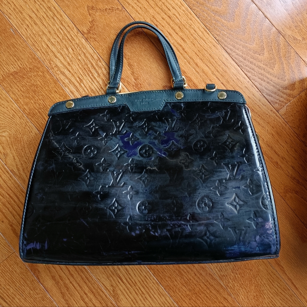 LOUIS VUITTON Vernis Brea MM Amarante